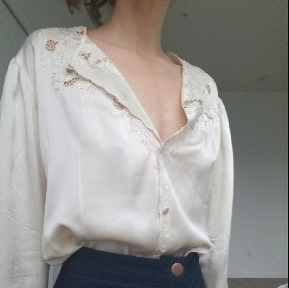 Vintage 1960s Chinese Silk Blouse Medium - Picture 2 of 9
